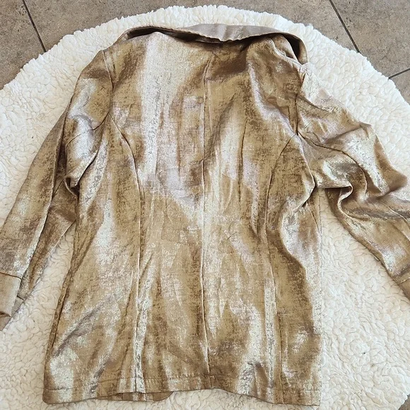 NWOT..Gold Blazer - Picture 4 of 9